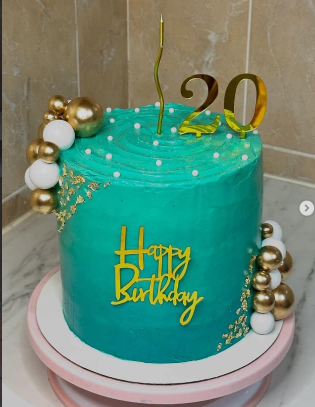 Gâteau turquoise et or, 20 ans